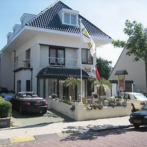 Hotel / Tanahlot